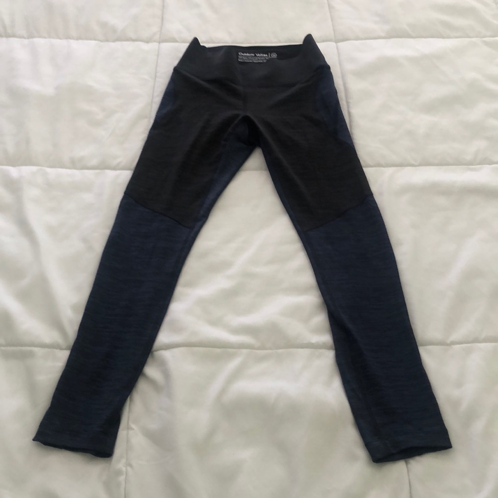 Outdoor Voices XS leggings color blocked heathered lines in navy & black grey
